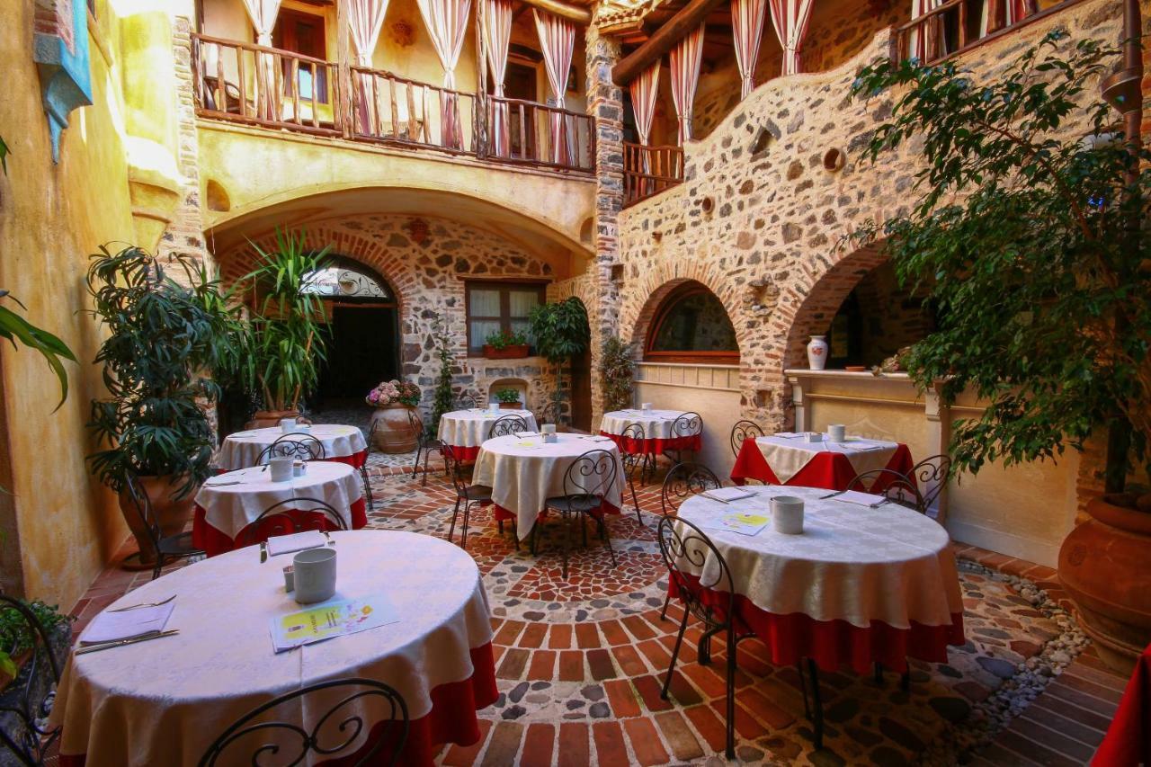 Hotel Anticos Palathos Orosei Exterior foto